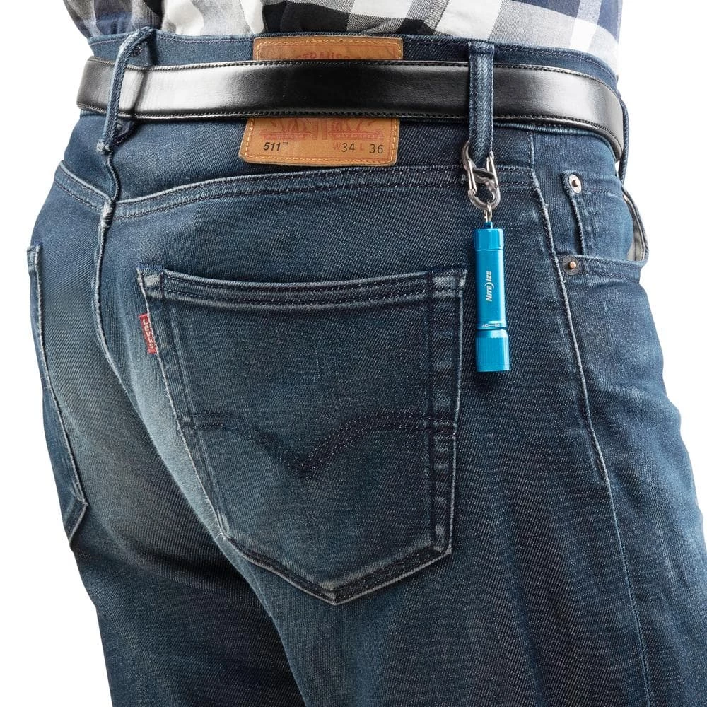 Radiant 100 Keychain Flashlight in Blue by Nite Ize - Image 4